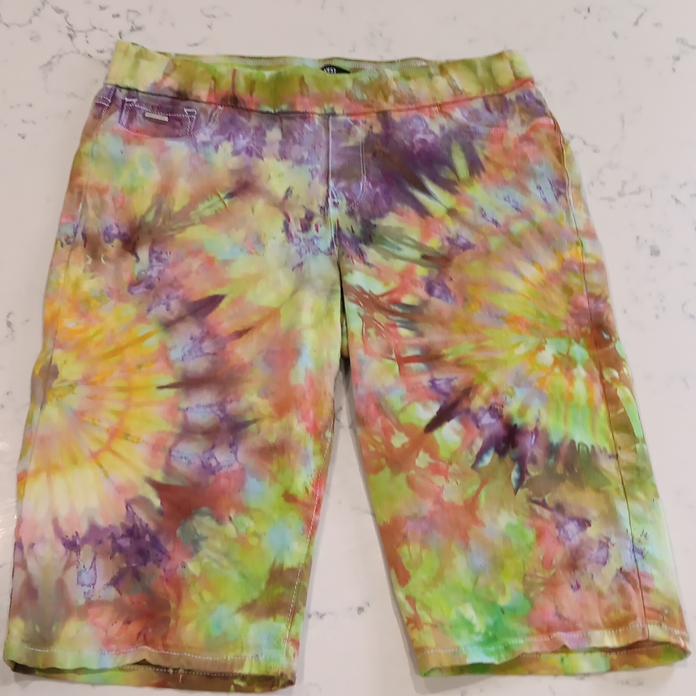 Tie Dyed Nine West Capri shorts